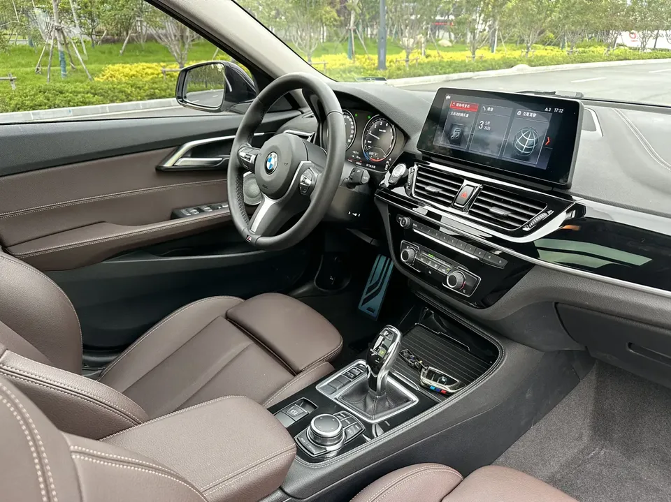 BMW 1 Series BMW 1 Series 2023 120i M Sport Night Edition 2023 — миниатюра 3