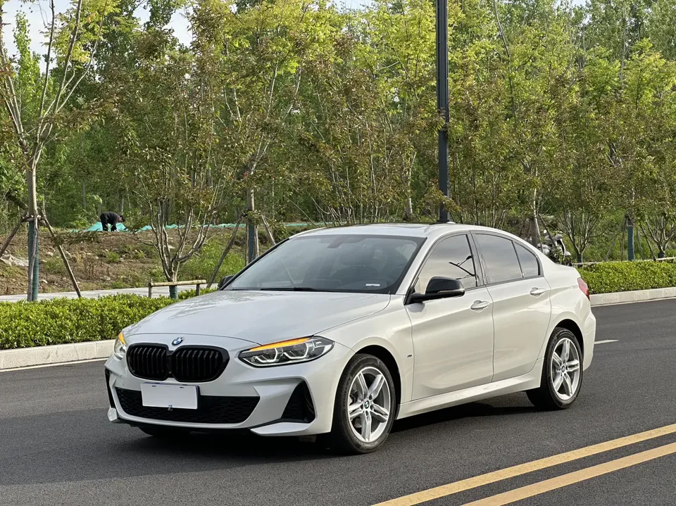 BMW 1 Series BMW 1 Series 2023 120i M Sport Night Edition 2023 — фото 1, купить с доставкой в Москву