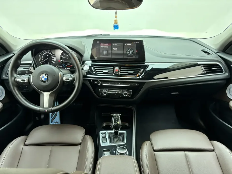 BMW 1 Series BMW 1 Series 2023 120i M Sport Night Edition 2023 — миниатюра 2