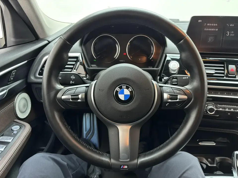 BMW 1 Series BMW 1 Series 2023 120i M Sport Night Edition 2023 — миниатюра 5