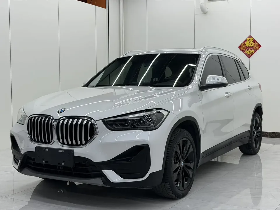 BMW X1 X1 2021 facelift sDrive20Li exclusive model 2022 — photo 1, buy with delivery to Moscow