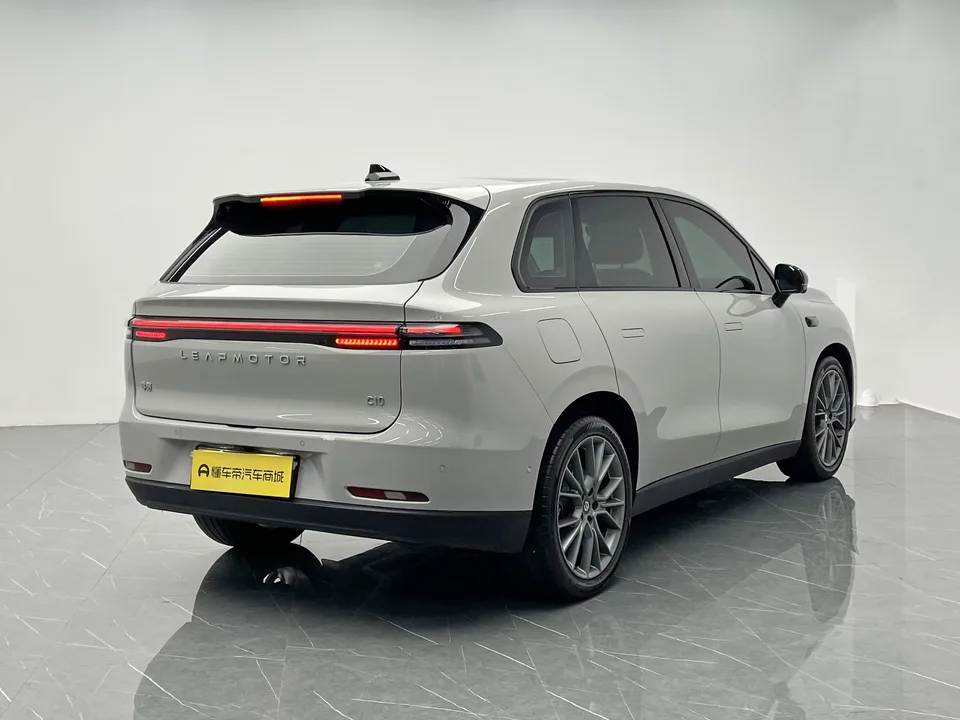 Leapmotor Zero running C10 Extended Range 210 Intelligent Edition 2024 — миниатюра 2
