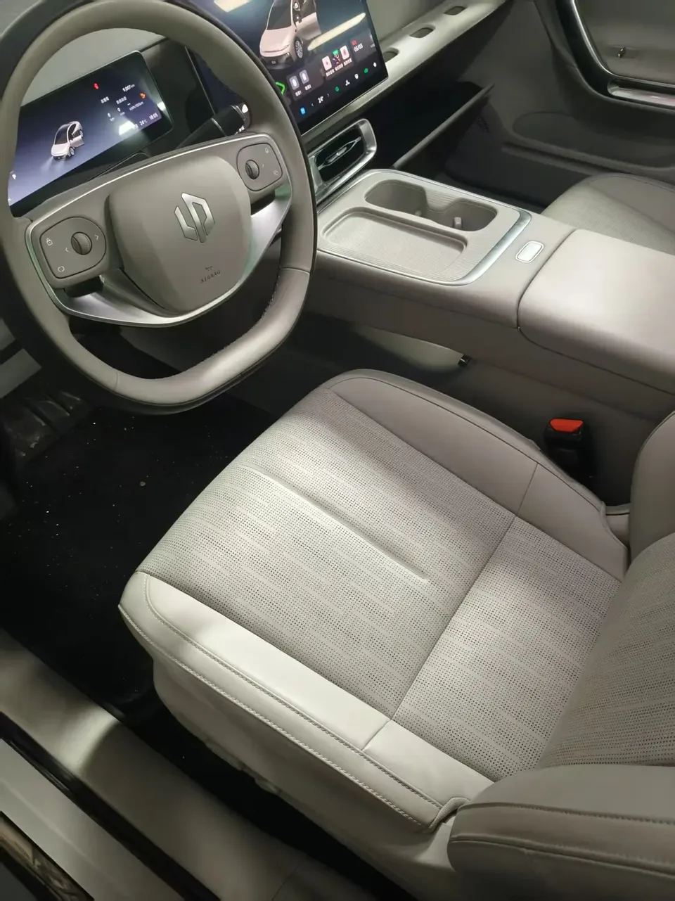 Leapmotor Leap running B01 650 Enjoy Edition 2026 — миниатюра 2