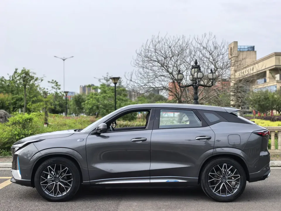 Oshan Changan Auchan Z6 iDD new energy Smart Electric iDD 150KM Flagship Model 2023 — миниатюра 4