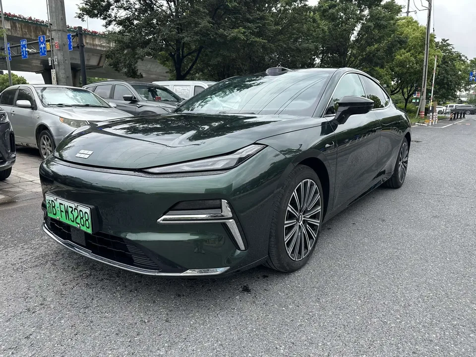 Geely Galaxy Star 8 PHEV 2025