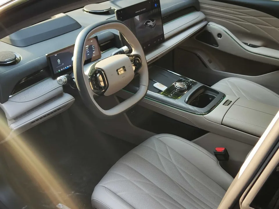 Geely Galaxy Star 8 PHEV 130km EM-i Premium Edition 2025 — миниатюра 3