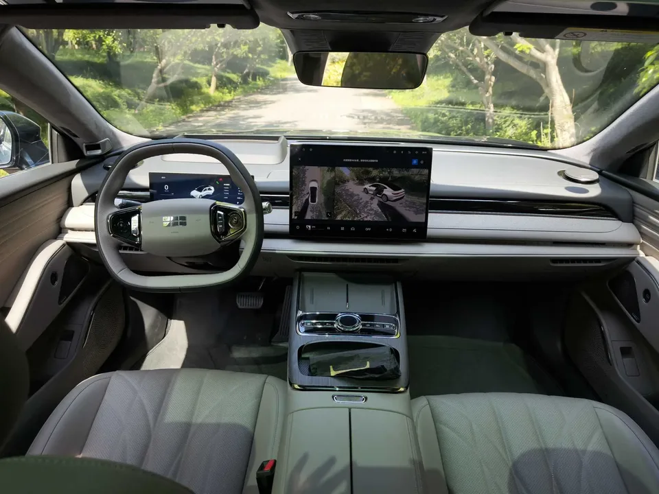 Geely Galaxy Star 8 PHEV 130km EM-i Premium Edition 2025 — миниатюра 5