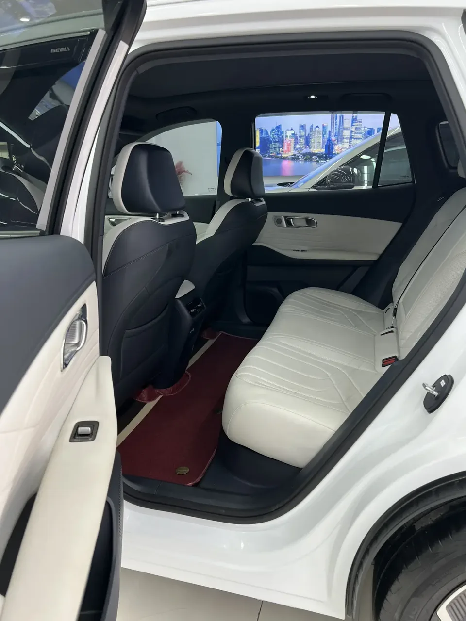 Geely Galaxy Starship 7 EM-i Galaxy Starship 7 EM-i 2025 120KM Pilot Edition 2025 — миниатюра 3
