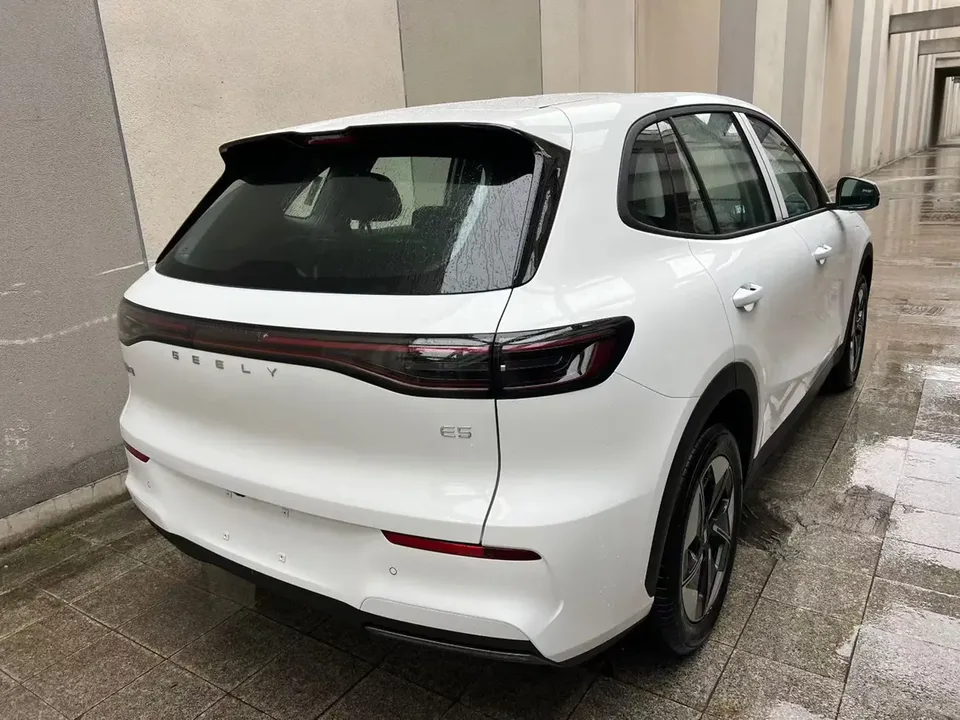 Geely Galaxy E5 Galaxy E5 2024 530km Business Edition 2026 — миниатюра 4