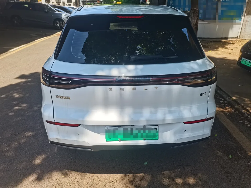 Geely Galaxy E5 440km Sailing Edition 2024 — миниатюра 5