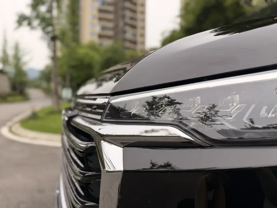 Datong Maxus G20 facelift ES 2.0T gasoline automatic value version 2023 — миниатюра 3