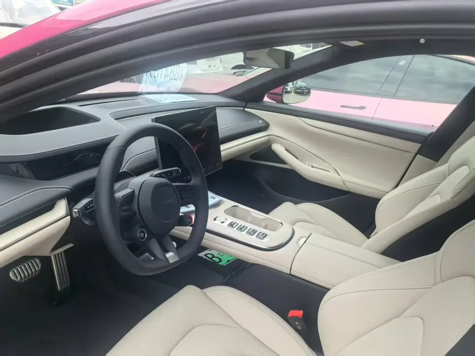 Xiaomi car Xiaomi SU7 Xiaomi SU7 2024 Four-wheel drive long-range Max version 2025 — миниатюра 3