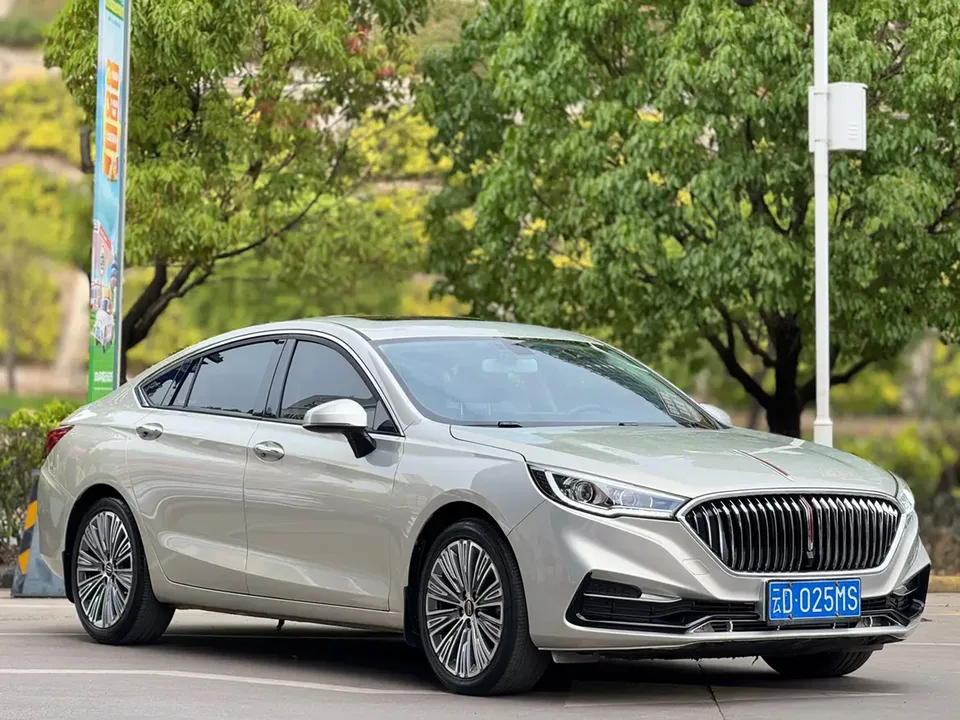Hongqi H5 classic Hongqi H5 Classic 2022 1.5T DCT Flag Rhyme Edition 2022 — миниатюра 3