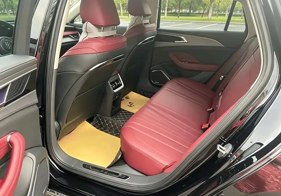 Hongqi H5 Hongqi H5 2023 1.5T DCT Zhilian Qiyue Edition 2023 — миниатюра 3