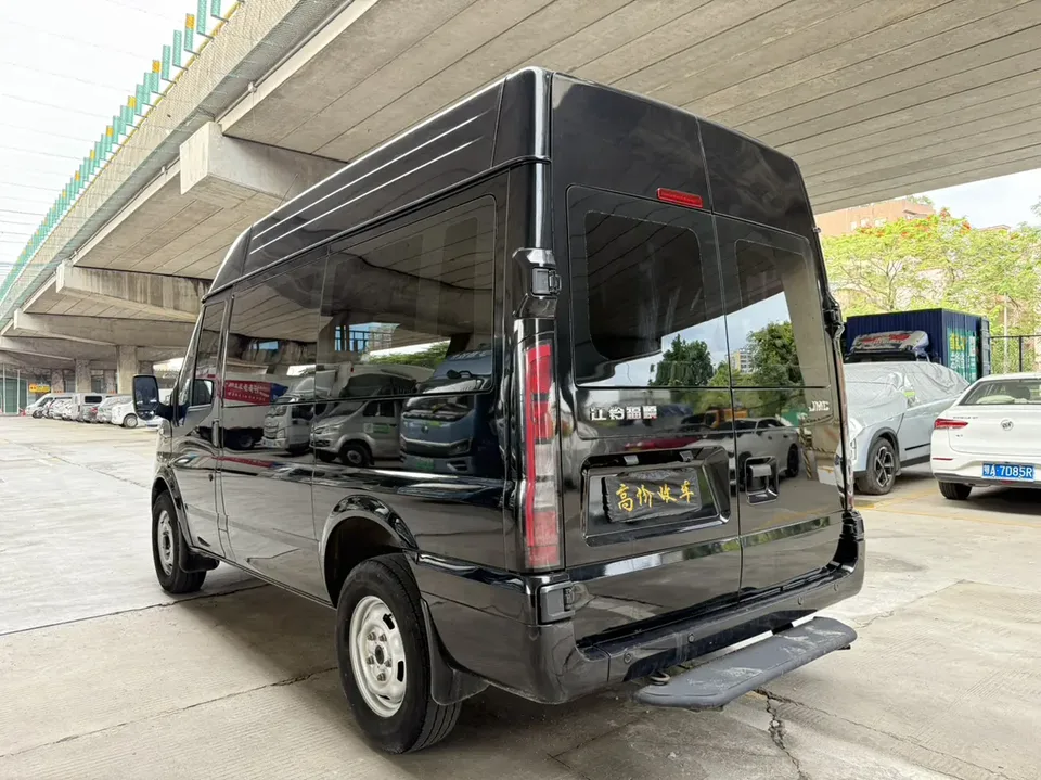 Jiangling Fushun 2.0T automatic diesel short-axis medium-high-roof commercial multi-purpose passenger vehicle with 6 seats 2024 — миниатюра 2