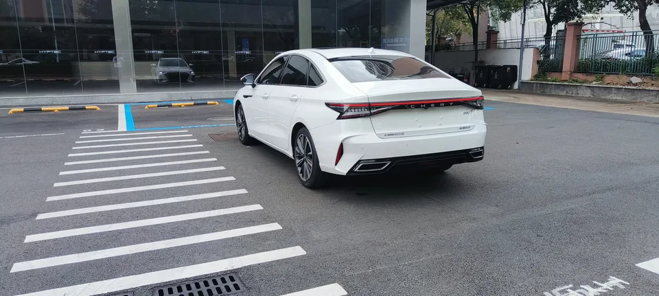 Chery Arrizo 8 1.6TGDI DCT Excellence Edition 2024 — миниатюра 2