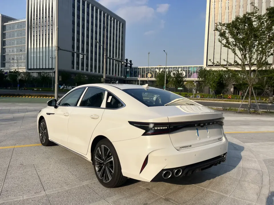 Chery Arrizo 8 1.6TGDI DCT Intelligent 2026 — миниатюра 2