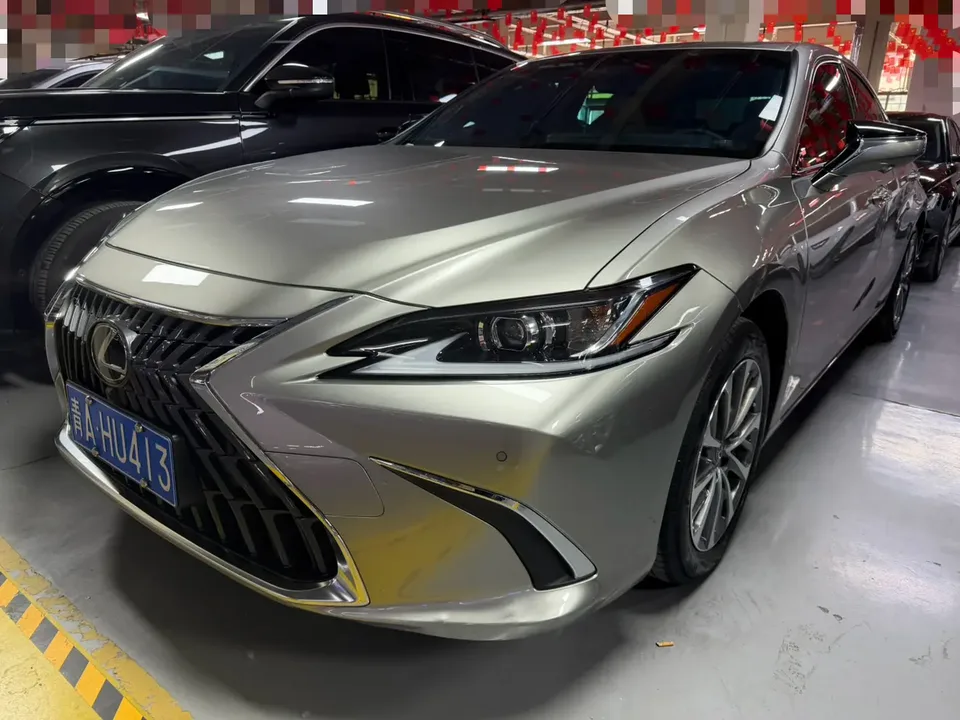 Lexus ES 2022