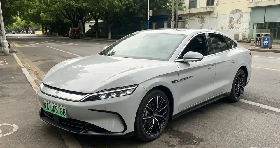 BYD Han DM 2025