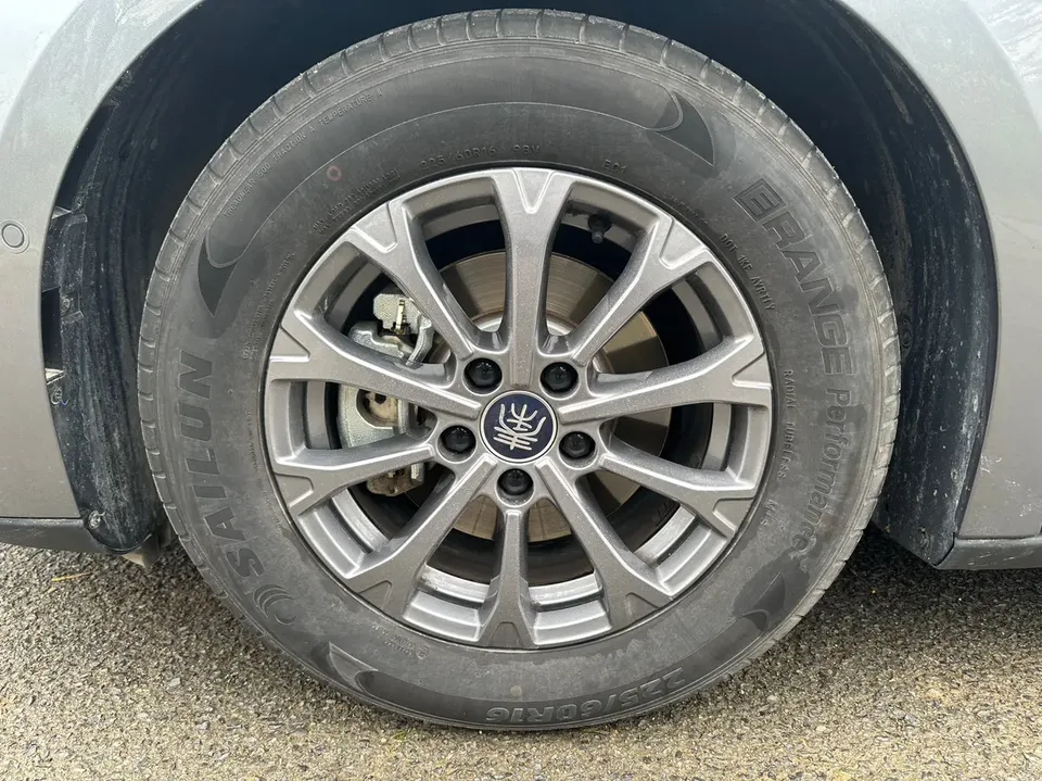 BYD Qin L DM Intelligent Driving Edition DM-i 80KM Beyond Edition 2025 — миниатюра 3