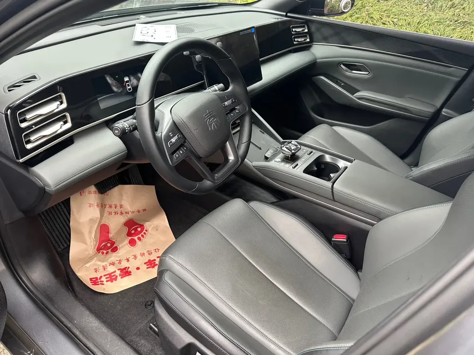 BYD Qin L DM Intelligent Driving Edition DM-i 80KM Beyond Edition 2025 — миниатюра 5