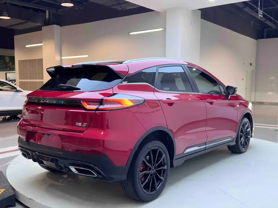Geely Emgrand S 1.4T CVT Premium Edition 2022 — миниатюра 2