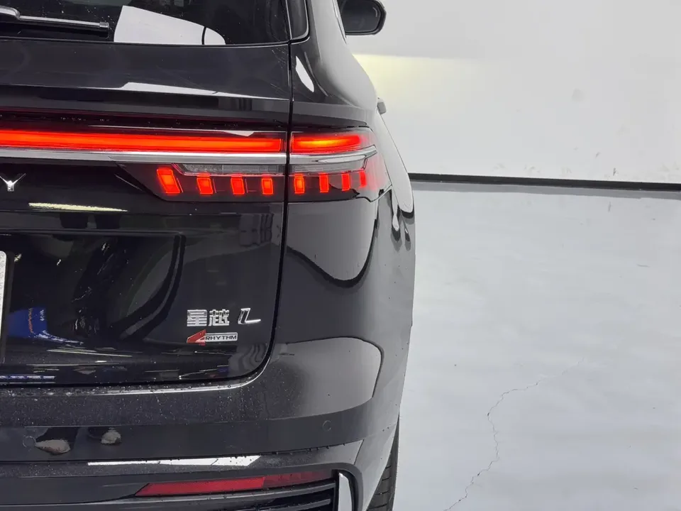 Geely Monjaro Xingyue L 2025 2.0TD High Power Automatic 4WD Dongfang Yao Wangyue Edition 2025 — миниатюра 3