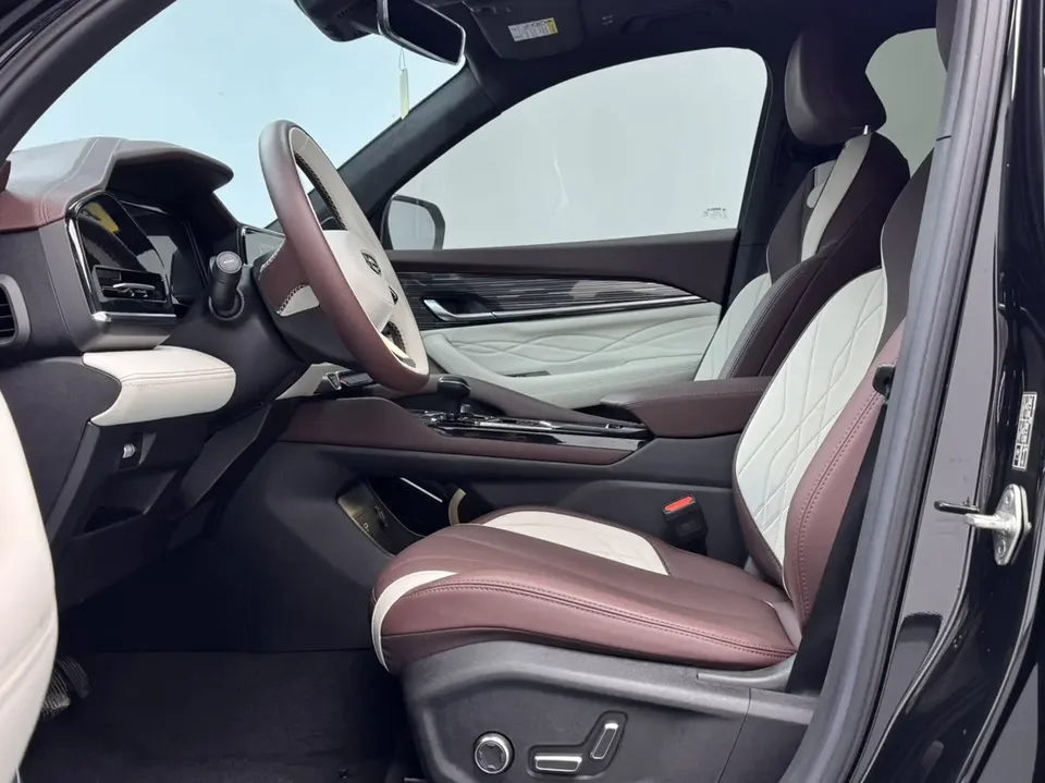 Geely Monjaro Xingyue L 2025 2.0TD High Power Automatic 4WD Dongfang Yao Wangyue Edition 2025 — миниатюра 4
