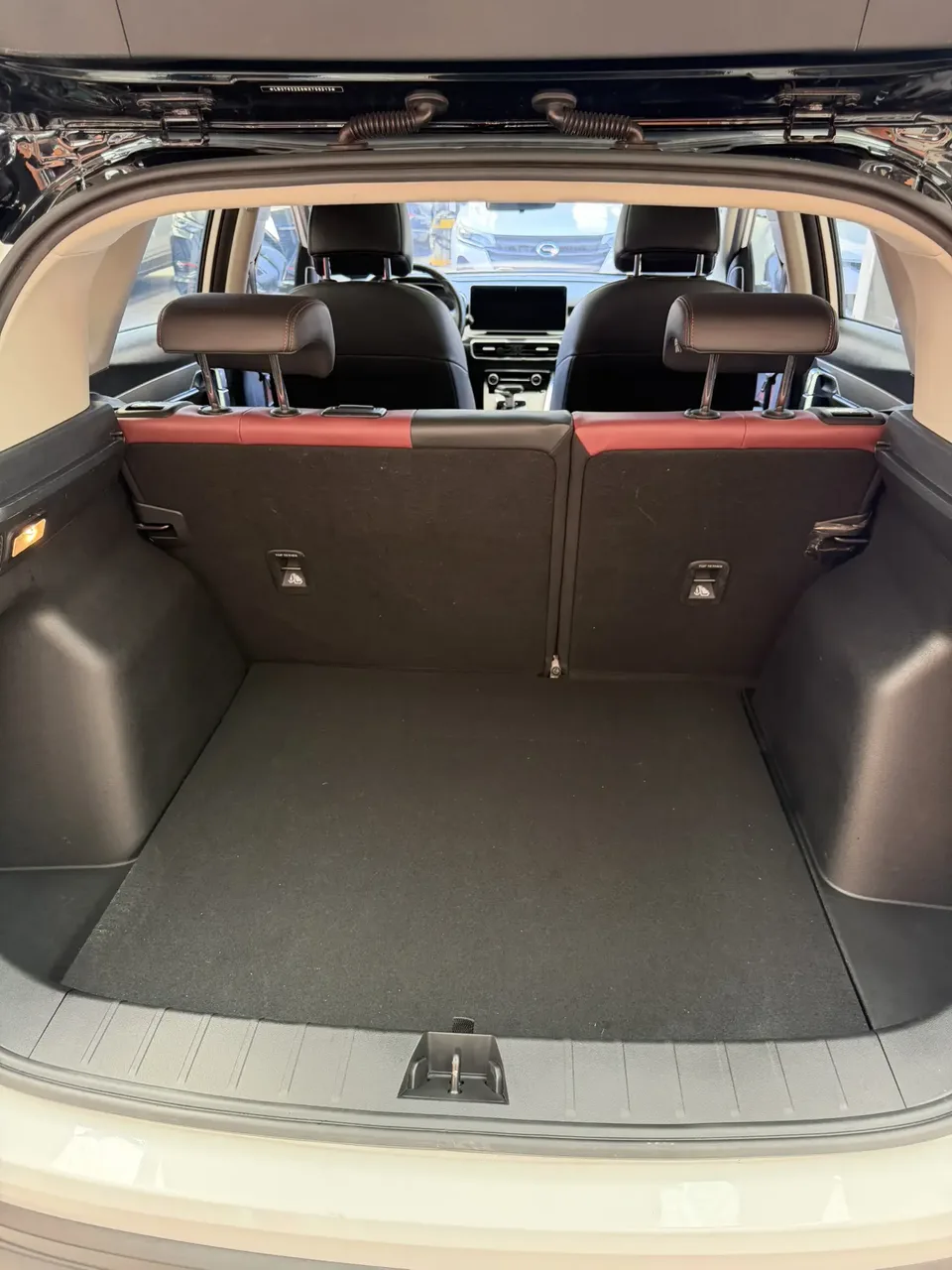Geely Coolray SX11 240T DCT Platinum Edition 2022 — миниатюра 5