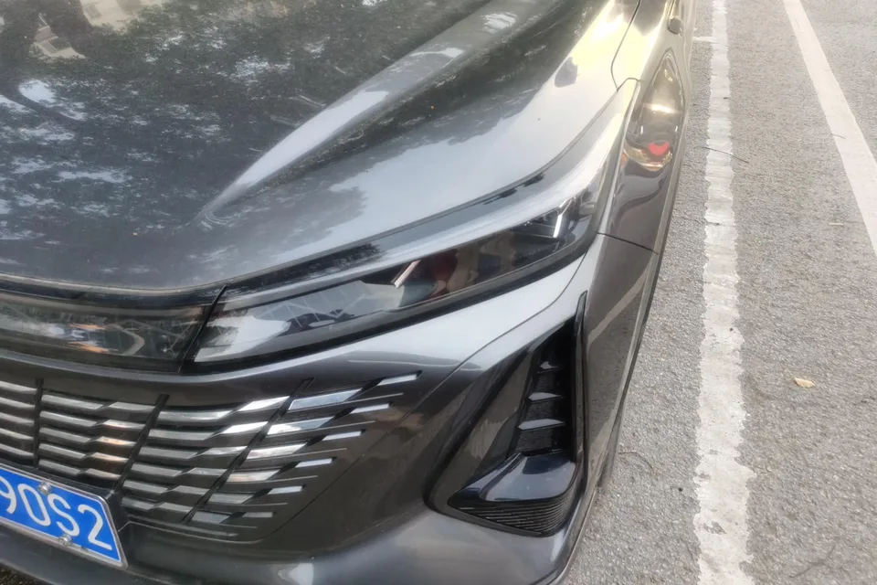 Changan CS75PLUS third generation 1.5T automatic premium model 2023 — миниатюра 2