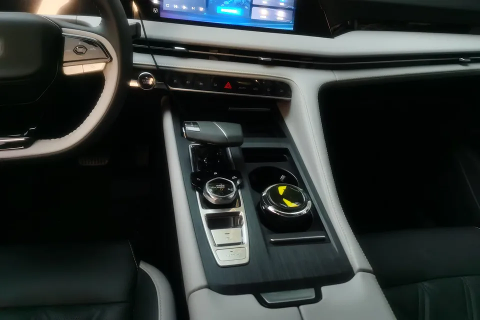 Changan CS75PLUS third generation 1.5T automatic premium model 2023 — миниатюра 4