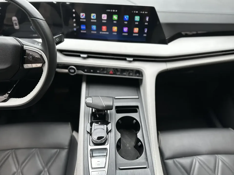 Changan CS75PLUS third generation 1.5T automatic premium model 2023 — миниатюра 3