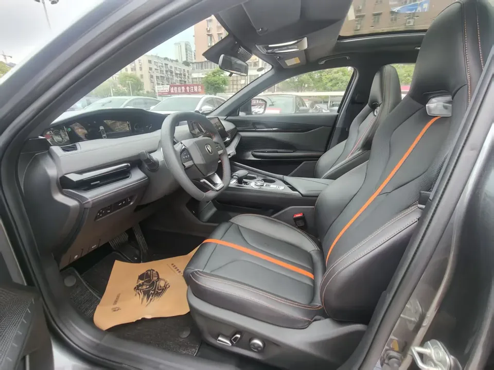 Changan UNI-V 1.5T 500Bar Premium Edition 2026 — миниатюра 4