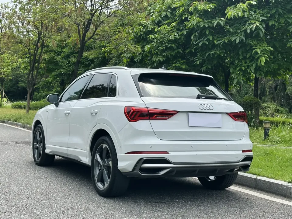 Audi Q3 Audi Q3 2022 35 TFSI Fashionable and Dynamic 2022 — миниатюра 2