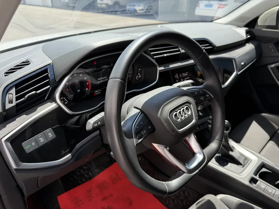 Audi Q3 35 TFSI Fashion Dynamic Edition (1.5T) 2023 — миниатюра 4