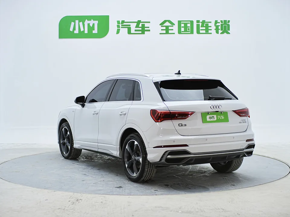 Audi Q3 Audi Q3 2022 35 TFSI Fashionable and Dynamic 2022 — миниатюра 2