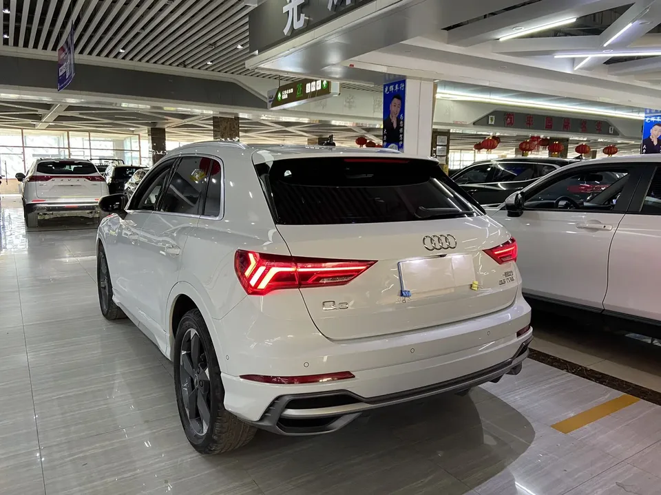 Audi Q3 Audi Q3 2022 35 TFSI Fashionable and Dynamic 2022 — миниатюра 2