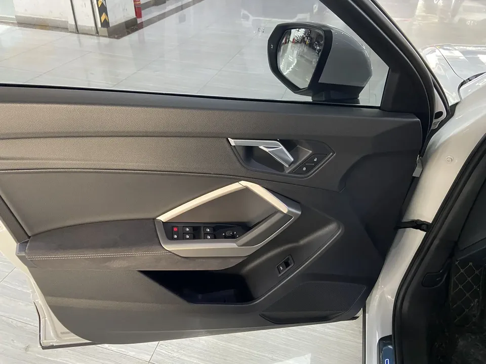 Audi Q3 Audi Q3 2022 35 TFSI Fashionable and Dynamic 2022 — миниатюра 4