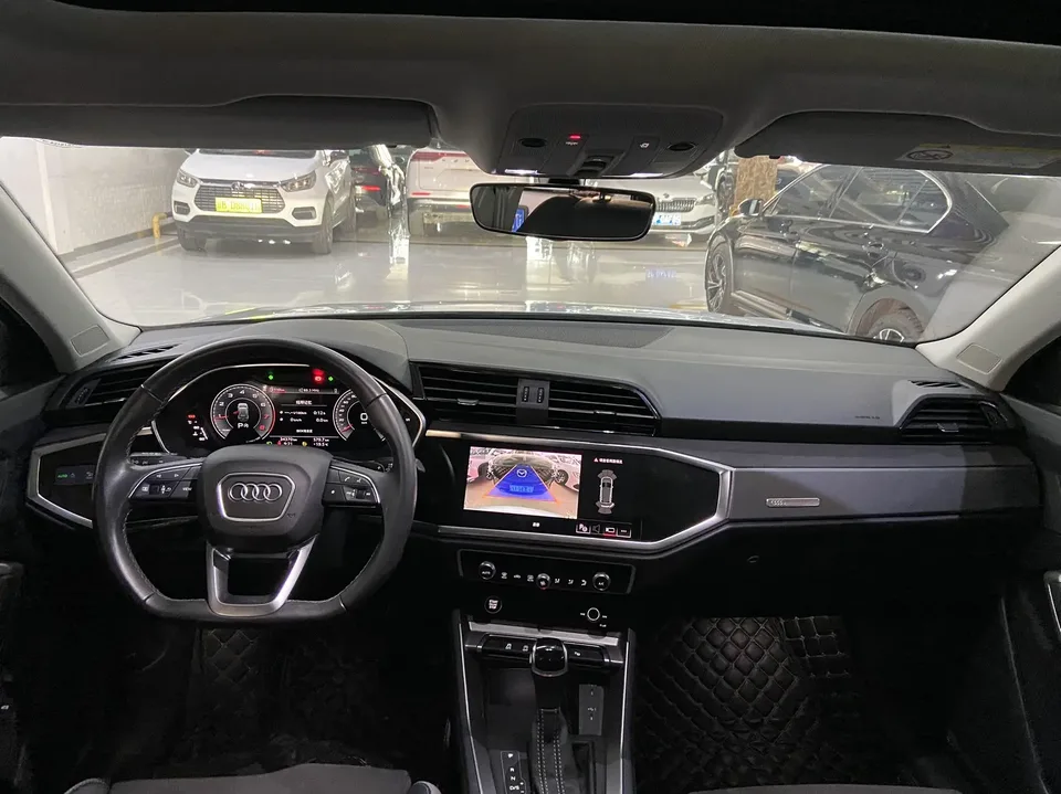 Audi Q3 Audi Q3 2022 35 TFSI Fashionable and Dynamic 2022 — миниатюра 5