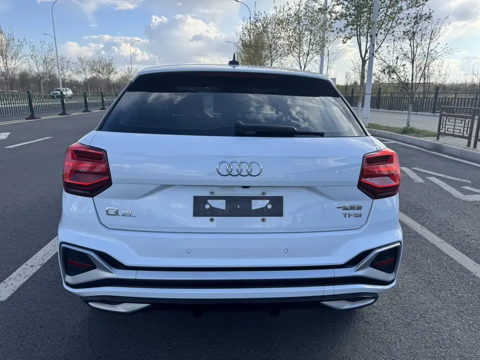Audi Q2L Audi Q2L 2022 35 TFSI Fashion Dynamic Edition 2022 — миниатюра 2