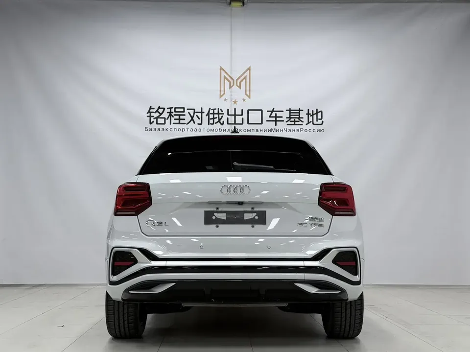 Audi Q2L Audi Q2L 2022 35 TFSI Fashionable and Elegant 2023 — миниатюра 2