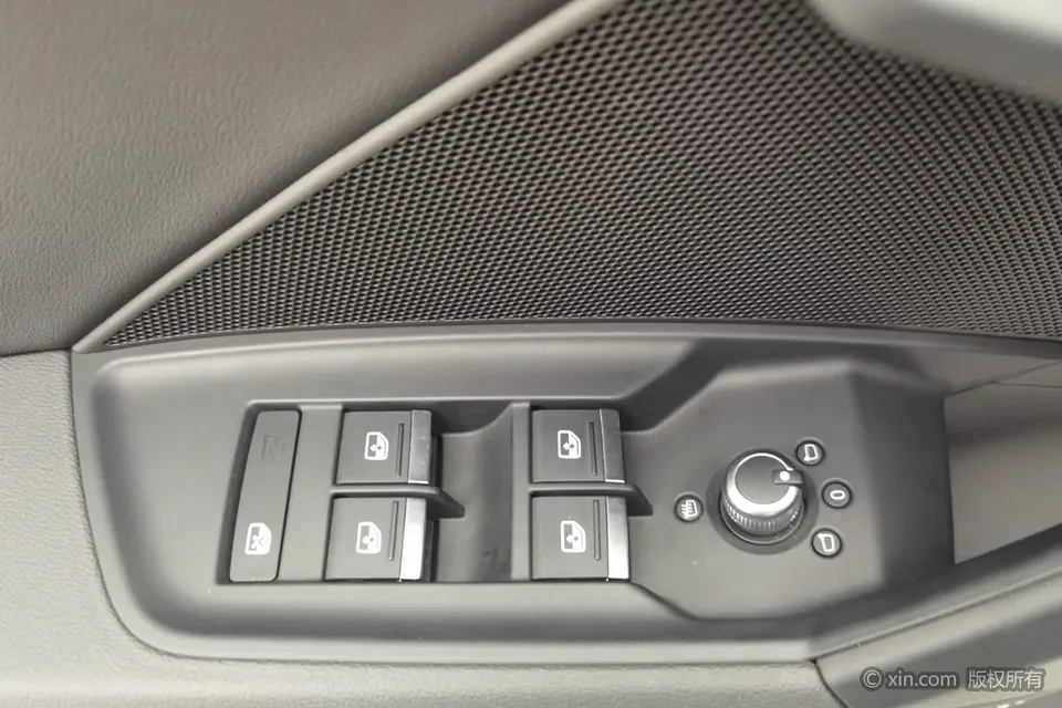 Audi A3 facelift A3L Limousine 35 TFSI stylish and sporty 2023 — миниатюра 3