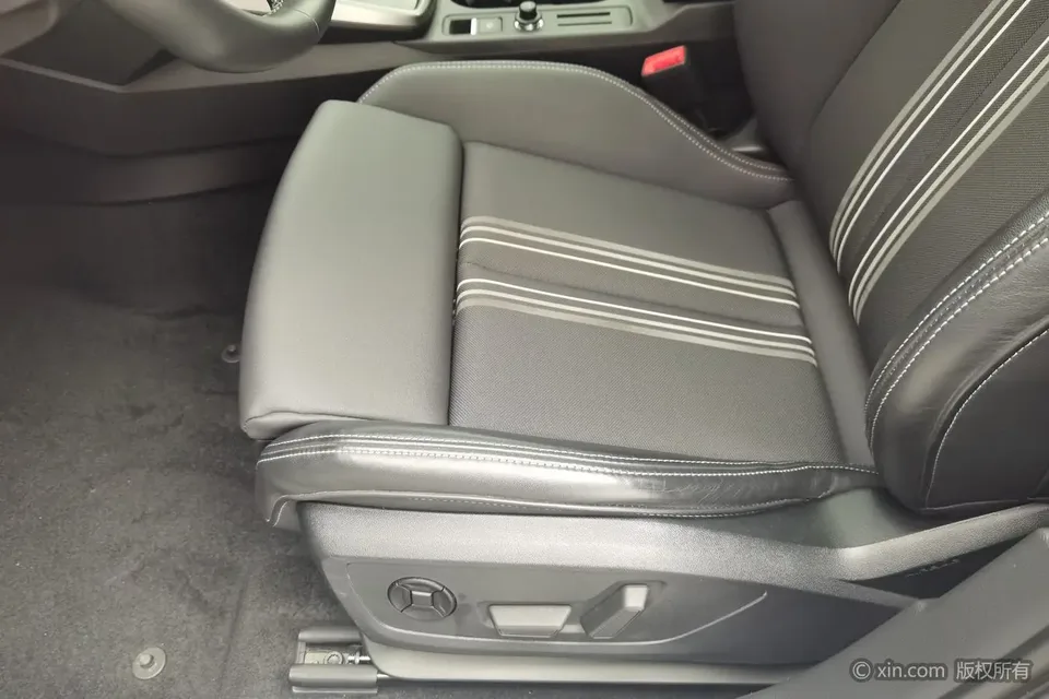 Audi A3 facelift A3L Limousine 35 TFSI stylish and sporty 2023 — миниатюра 5