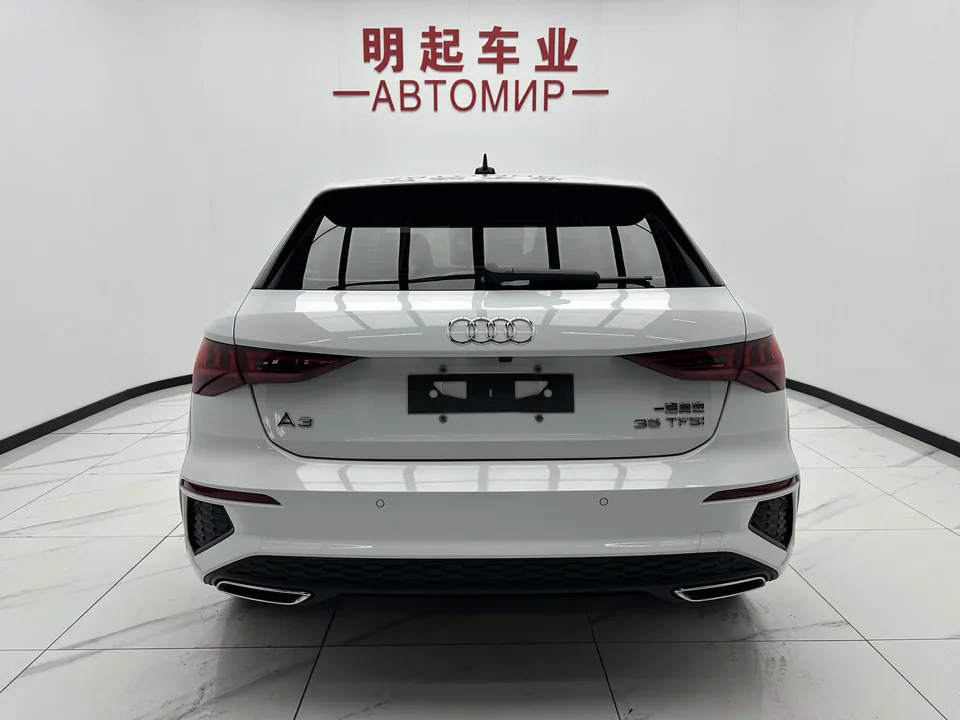 Audi A3 Sportback 35 TFSI stylish and sporty 2022 — миниатюра 2
