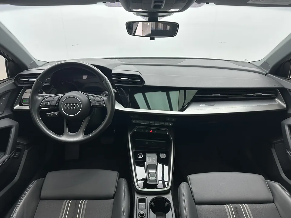 Audi A3 Sportback 35 TFSI stylish and sporty 2022 — миниатюра 4