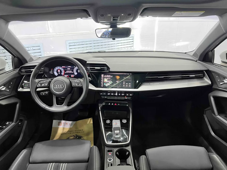 Audi A3 Sportback 35 TFSI stylish and sporty 2023 — миниатюра 4