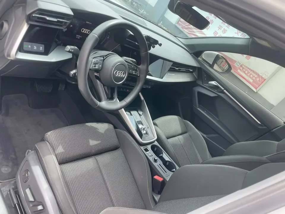 Audi A3 A3L Limousine 35 TFSI Fashion Sports 2022 — миниатюра 3