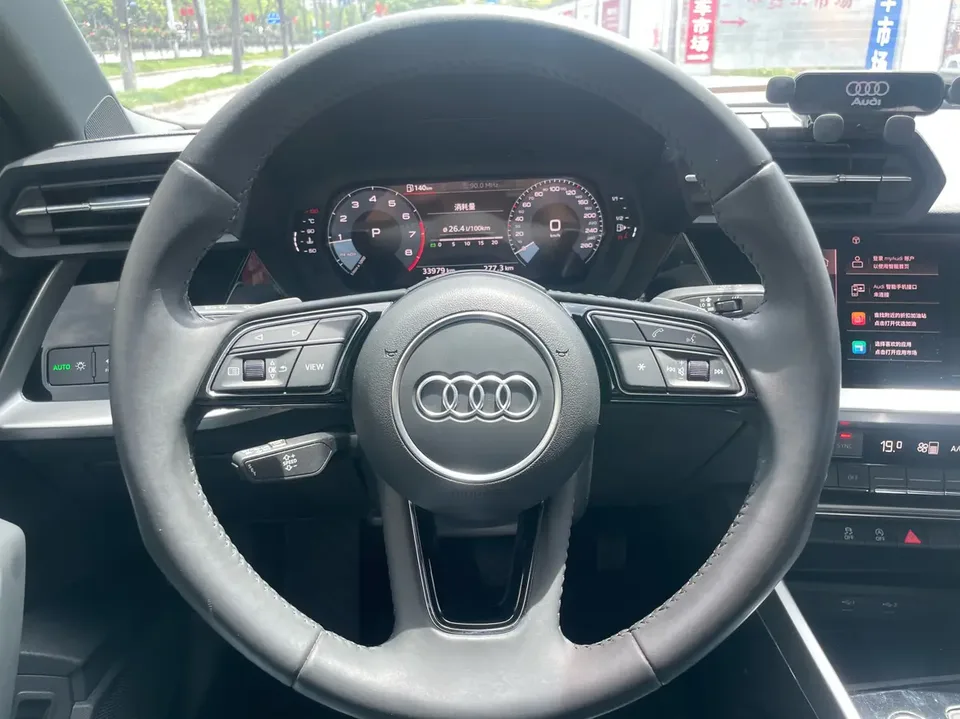 Audi A3 A3L Limousine 35 TFSI Fashion Sports 2022 — миниатюра 4