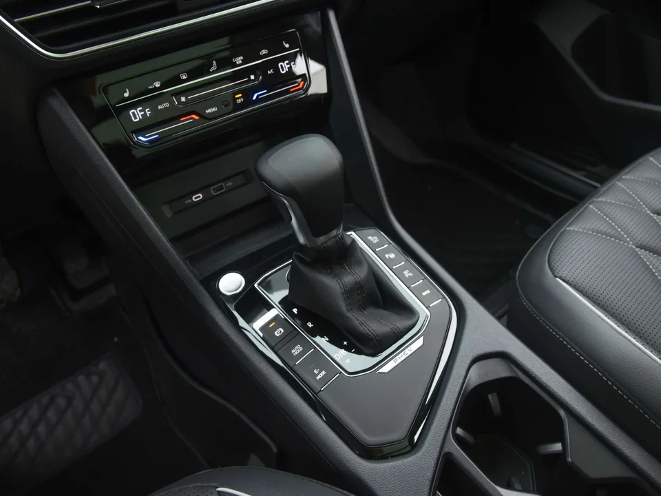 Volkswagen Tiguan L PHEV Tiguan L PHEV 2023 430PHEV Plug-in Hybrid Premium Edition 2023 — миниатюра 3