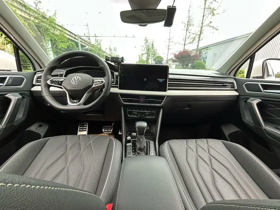 Volkswagen Tiguan L Tiguan L 2022 330TSI Automatic 2WD R-Line Enjoy Edition 2022 — миниатюра 2